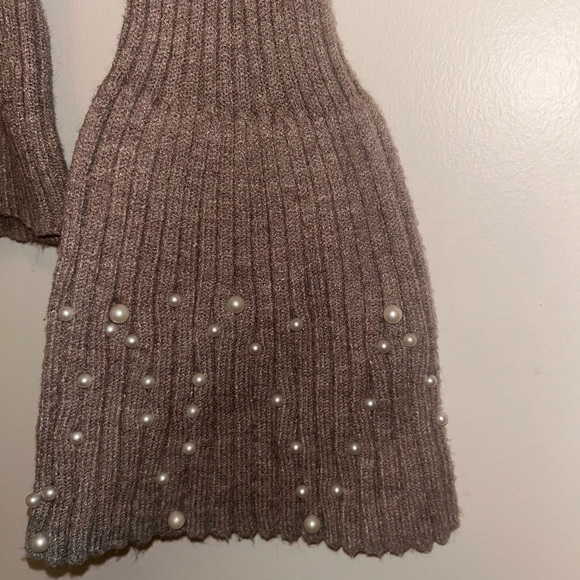 Pearl sleeves knit sweater - Picture 2 of 2
